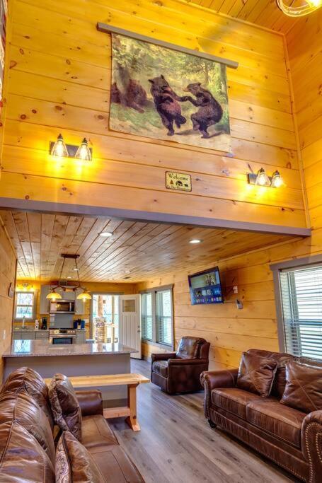 Dancing Bear Cabin- Relax & Enjoy! Сев'єрвілл Екстер'єр фото